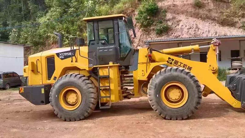 贵州出售全新夏工装载机，全新机器，设备只用10个小时